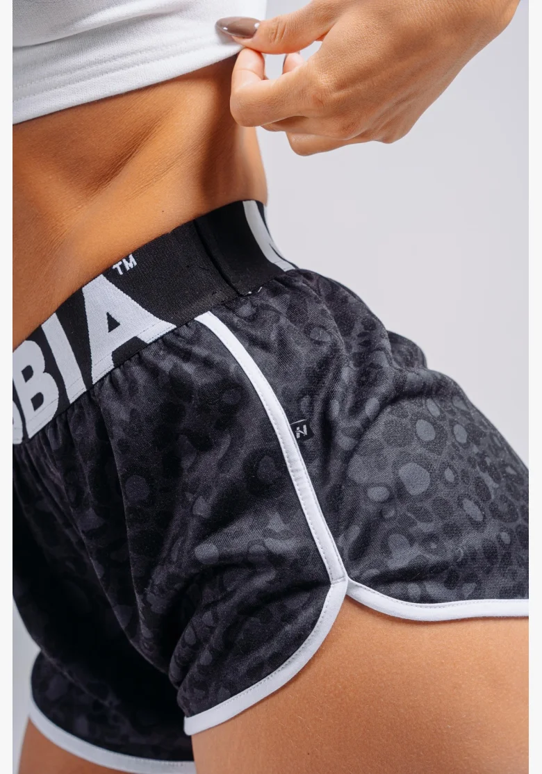 NEBBIA Pantaloncini da allenamento con motivo leopardato PRIMAL neri