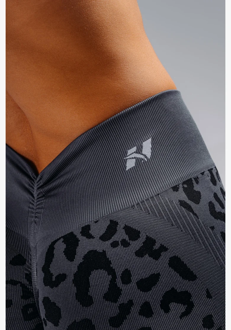 NEBBIA pantaloncini push-up compressivi con motivo leopardato PRIMAL neri