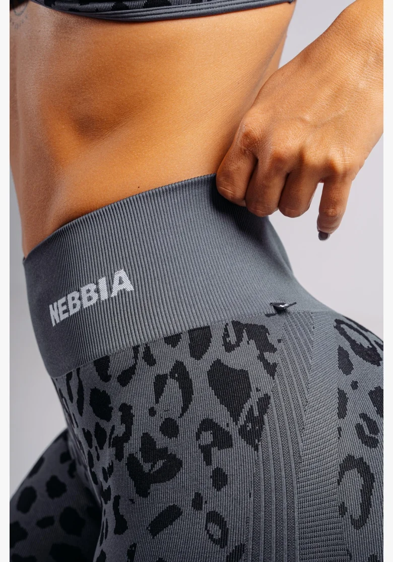 NEBBIA pantaloncini push-up compressivi con motivo leopardato PRIMAL neri