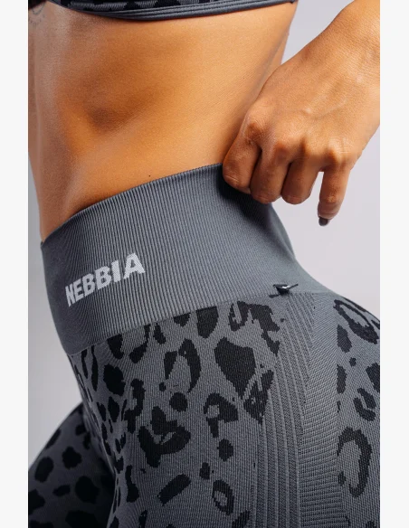 NEBBIA pantaloncini push-up compressivi con motivo leopardato PRIMAL neri