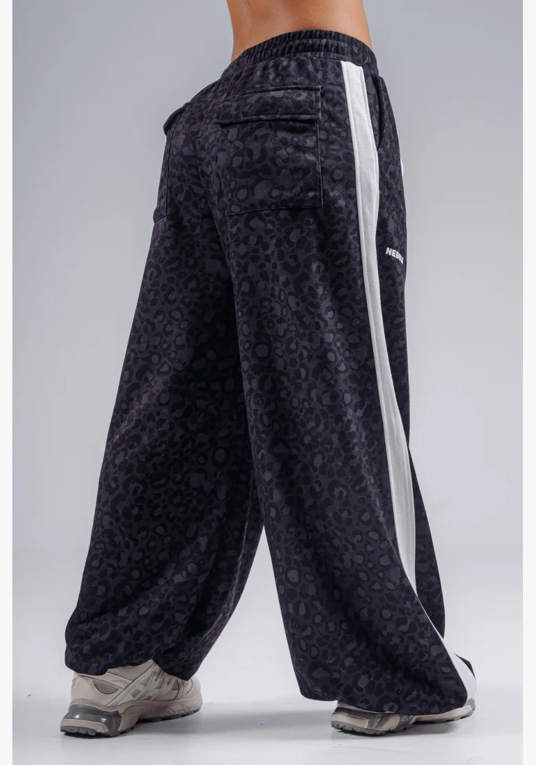 NEBBIA pantaloni larghi con motivo leopardato PRIMAL neri