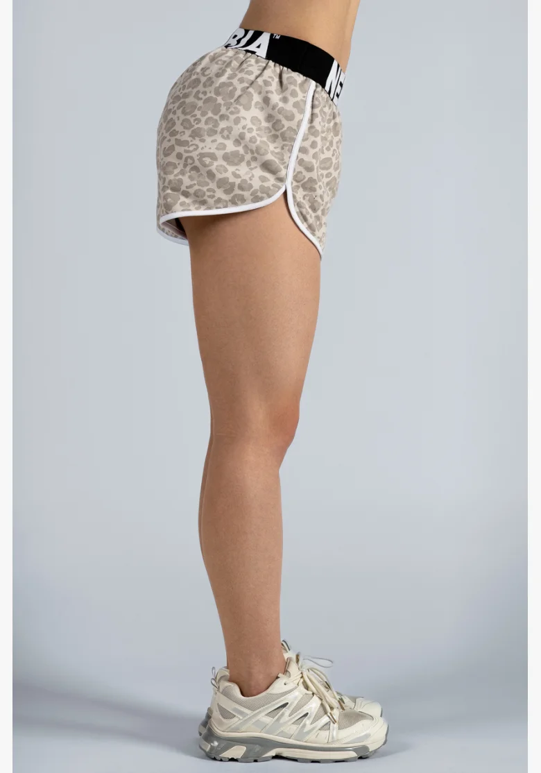 NEBBIA pantaloncini da allenamento con motivo leopardato PRIMAL crema