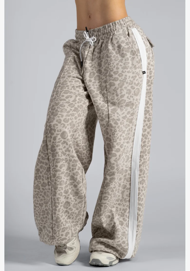 NEBBIA pantaloni larghi con motivo leopardato PRIMAL color crema