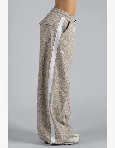 NEBBIA pantaloni larghi con motivo leopardato PRIMAL color crema