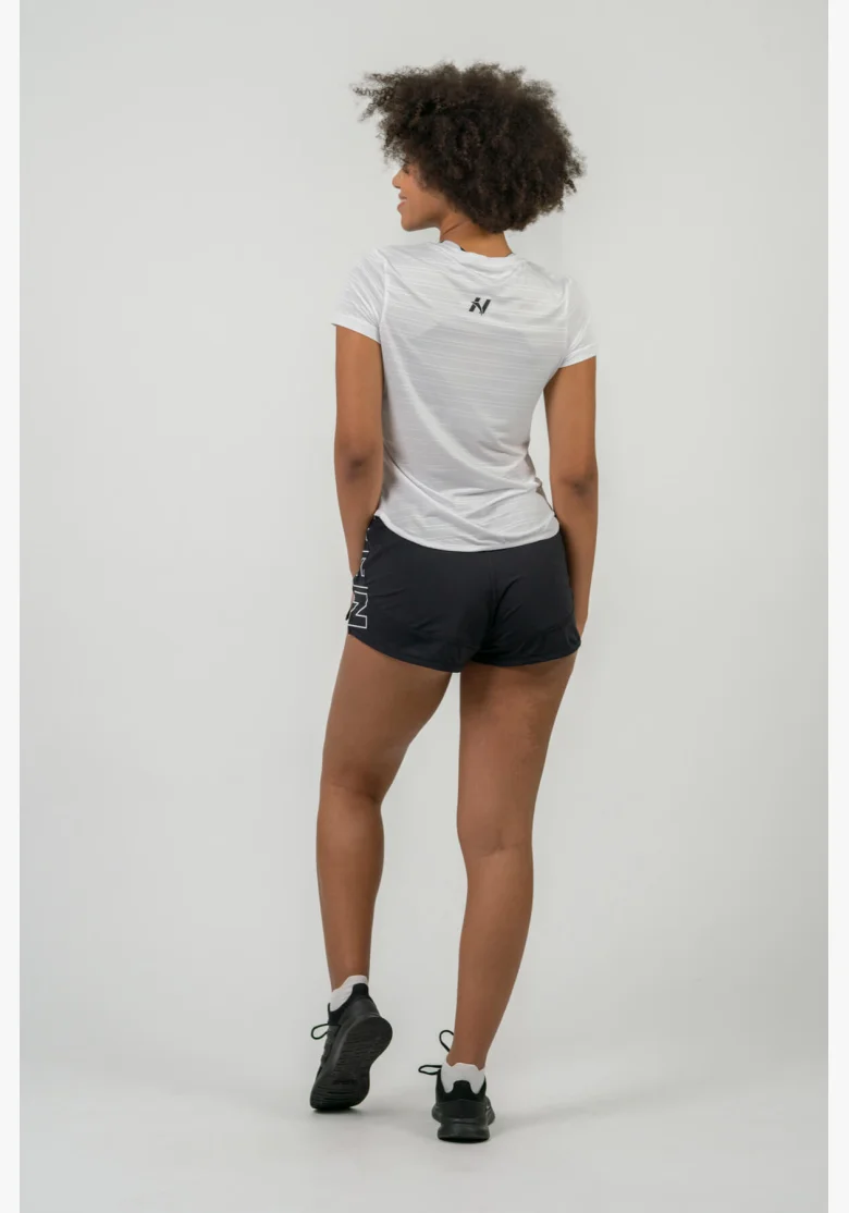 NEBBIA • FIT Activewear maglietta “Airy” con logo riflettente • NEBBIAshop.it