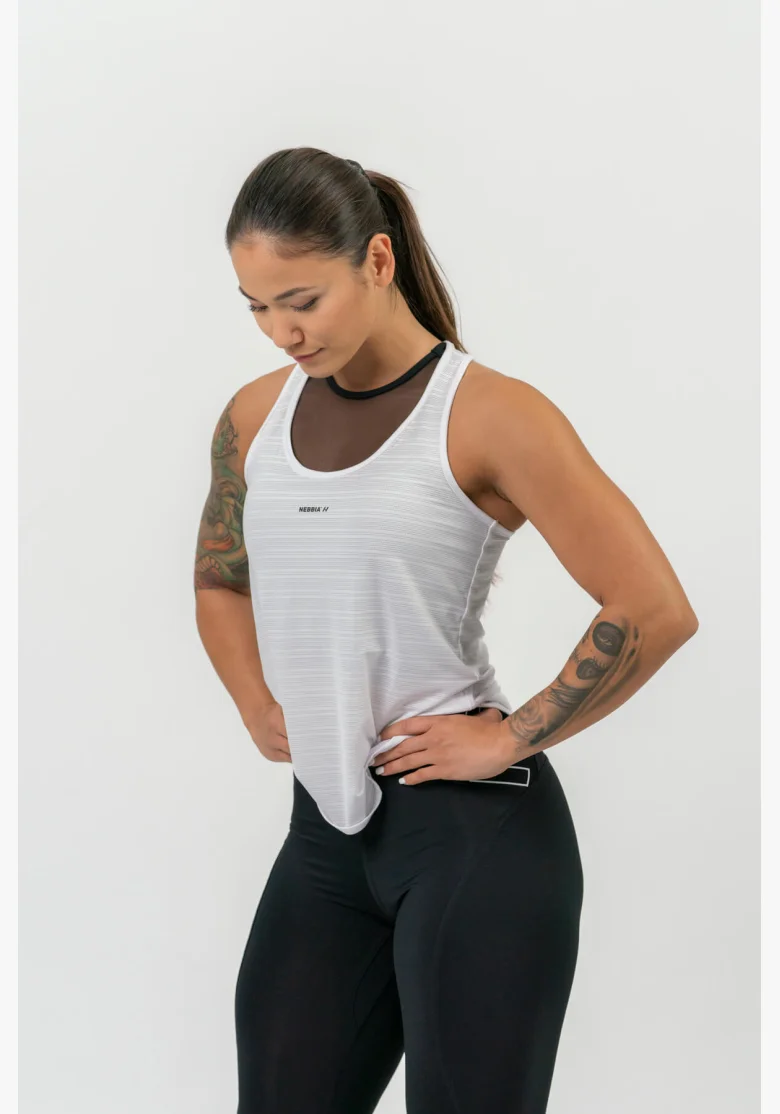 NEBBIA • FIT Activewear top “Airy” con logo riflettente • NEBBIAshop.cz