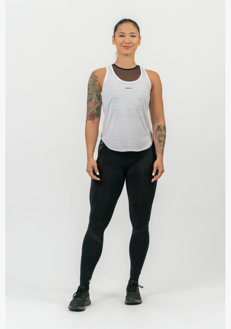 NEBBIA • FIT Activewear top “Airy” con logo riflettente • NEBBIAshop.cz