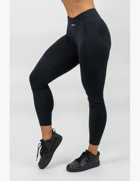 NEBBIA • Leggings modellanti con vita alta GLUTE PUMP nera • Nebshop.cz