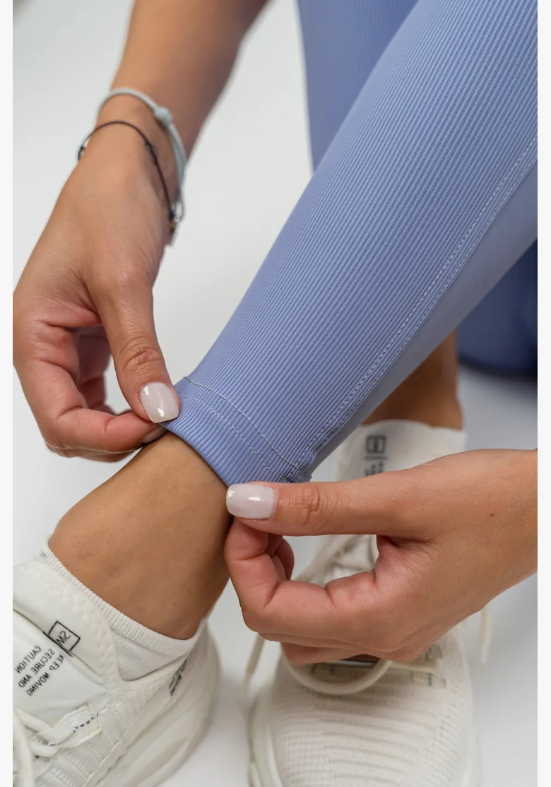 NEBBIA • Leggings modellanti con vita alta GLUTE PUMP viola • Nebshop.cz