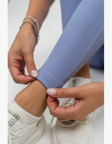 NEBBIA • Leggings modellanti con vita alta GLUTE PUMP viola • Nebshop.cz