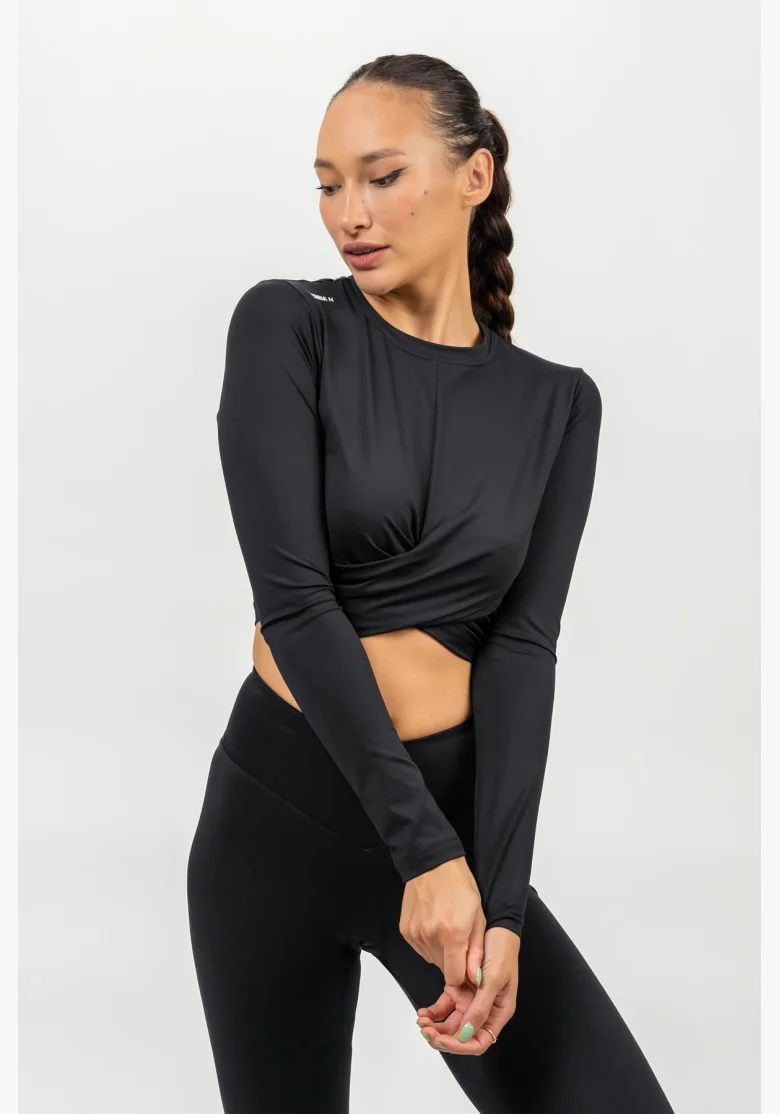 NEBBIA • Crop top con maniche lunghe ELEVATED nera • NebShop.cz