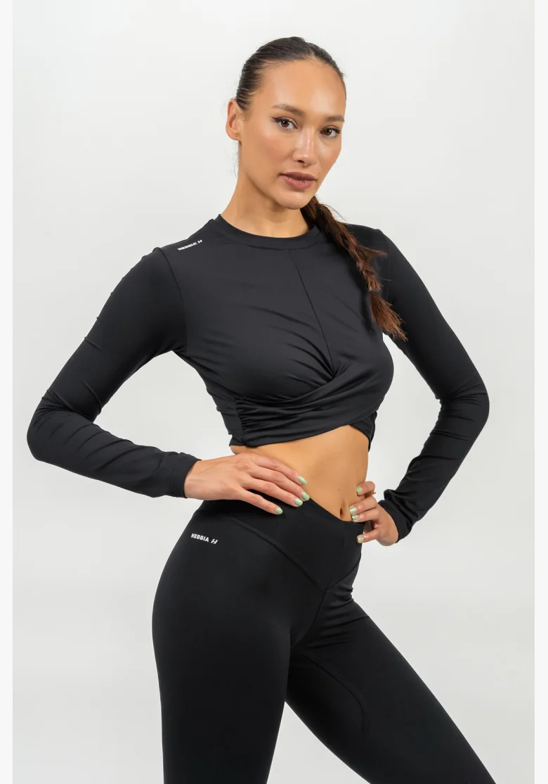 NEBBIA • Crop top con maniche lunghe ELEVATED nera • NebShop.cz