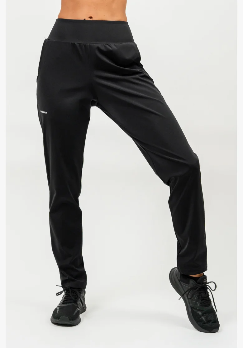 NEBBIA • Leggings slim fit con tasche SLEEK nere • Nebshop.cz