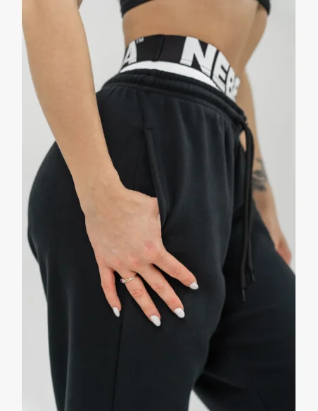 NEBBIA • Pantaloni sportivi MUSCLE MOMMY neri • Nebshop.cz