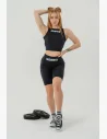 Grazie al materiale innovativo, questo top crop da donna è flessibile e allo stesso tempo compressivo. Ciò significa che si adatterà perfettamente a te e fornirà il miglior supporto durante qualsiasi allenamento.