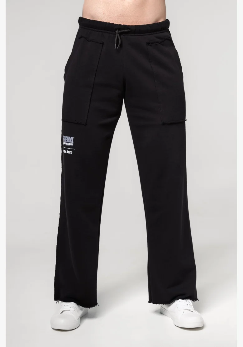 NEBBIA • NEBBIA Pantaloni con tasche NO SHORTCUTS neri • Nebshop.cz