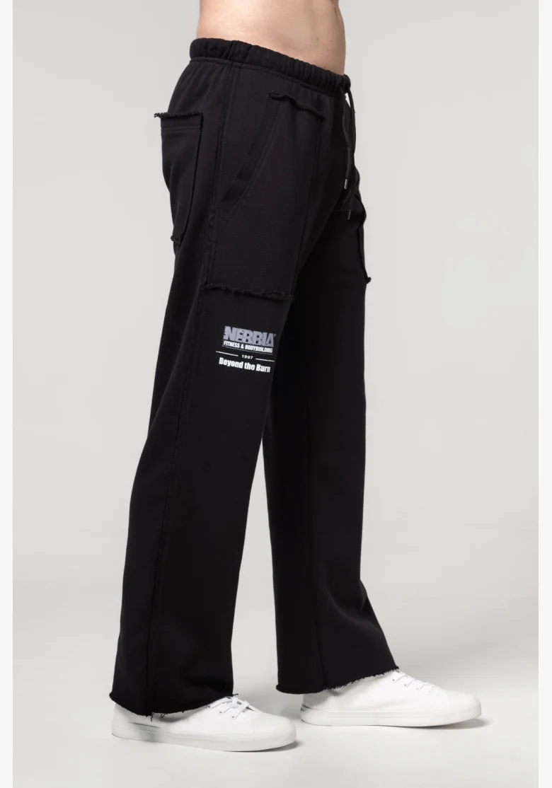 NEBBIA • NEBBIA Pantaloni con tasche NO SHORTCUTS neri • Nebshop.cz