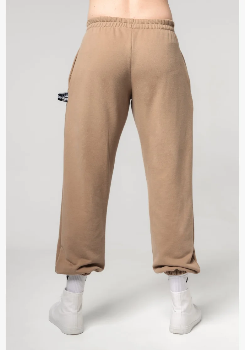NEBBIA • NEBBIA Pantofole baggy con tasche GYM BRO marroni • Nebshop.it