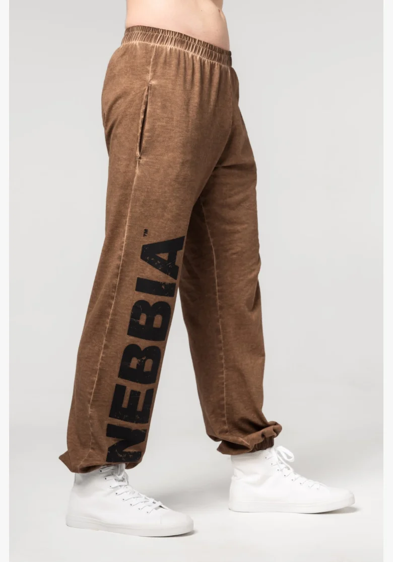 NEBBIA • NEBBIA Pantaloni baggy lavati con tasche GYM BRO marroni • Nebshop.cz