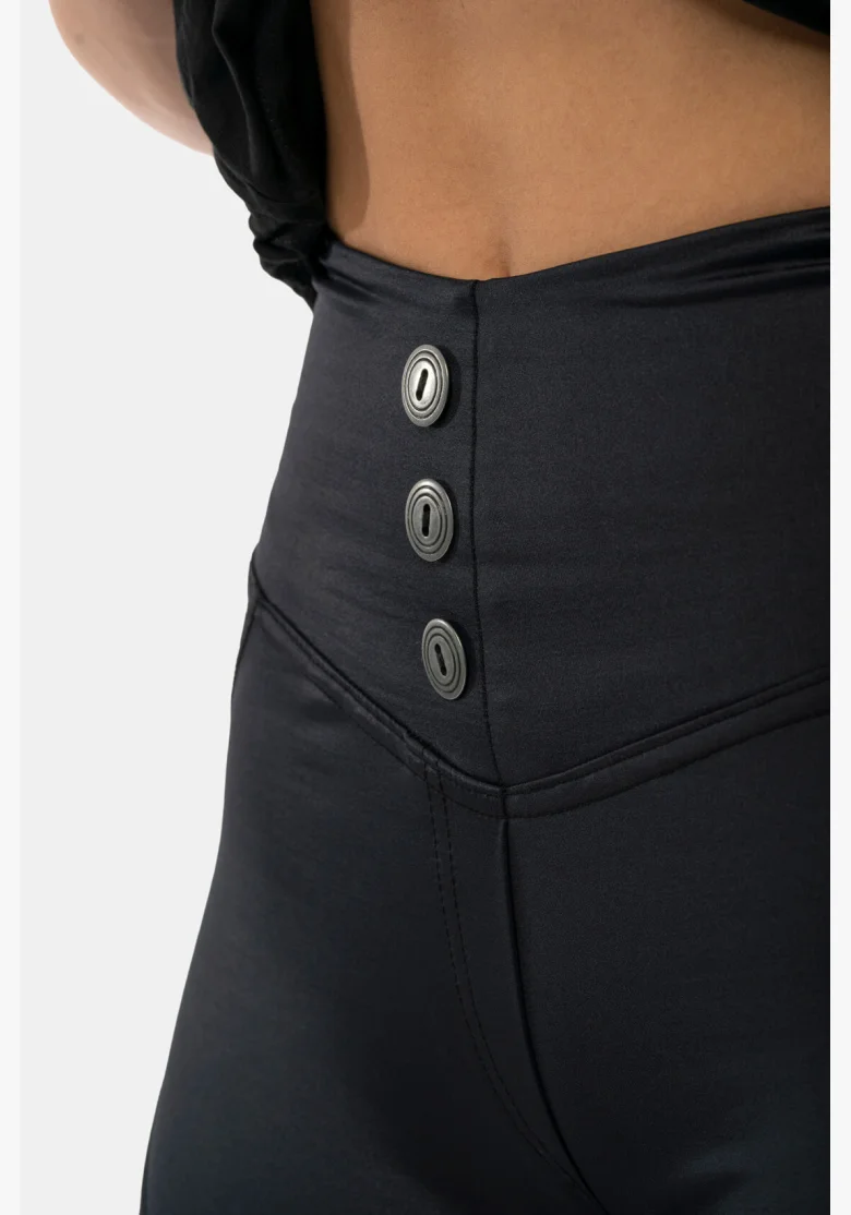 NEBBIA® • Leggings Bubble Butt Glossy Look • NEBBIAshop.cz