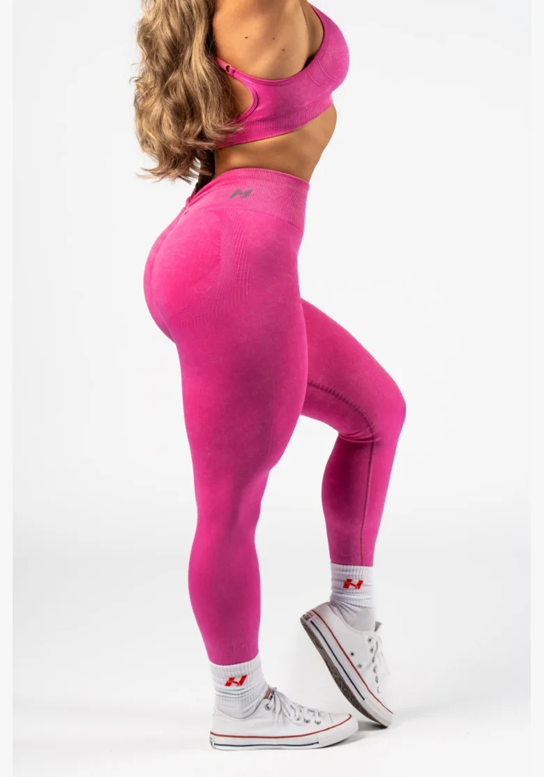 NEBBIA • NEBBIA Reggiseno sportivo con supporto medio TOTALLY SEAMLESS rosa • Nebshop.cz
