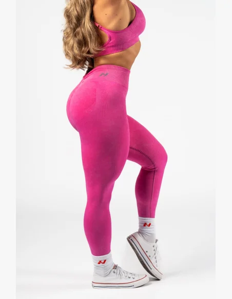 NEBBIA • NEBBIA Reggiseno sportivo con supporto medio TOTALLY SEAMLESS rosa • Nebshop.cz