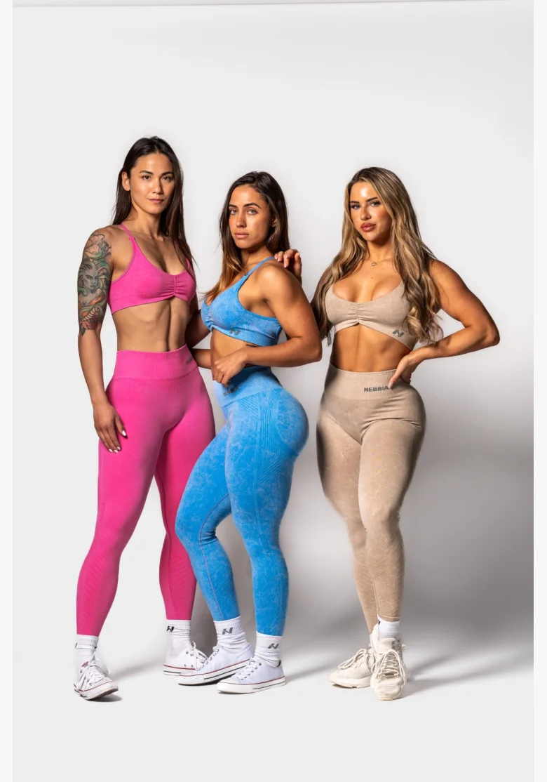 NEBBIA • NEBBIA Reggiseno sportivo con supporto medio TOTALLY SEAMLESS rosa • Nebshop.cz