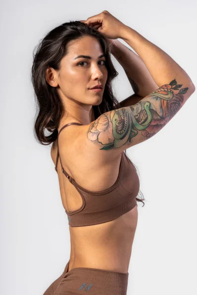 NEBBIA • NEBBIA Top sportivo con supporto medio TOTALLY SEAMLESS marrone • Nebshop.cz 2
