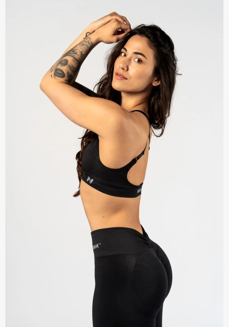 NEBBIA • NEBBIA Reggiseno sportivo con supporto medio TOTALLY SEAMLESS nero • Nebshop.cz