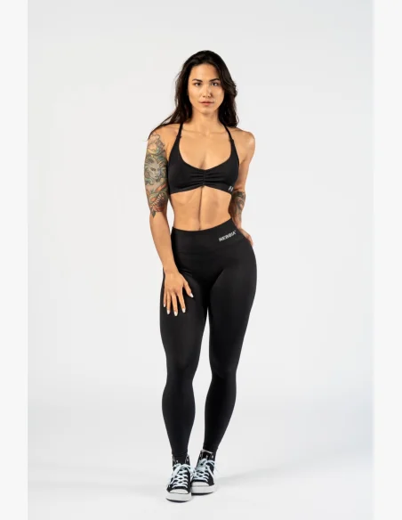 NEBBIA • NEBBIA Reggiseno sportivo con supporto medio TOTALLY SEAMLESS nero • Nebshop.cz