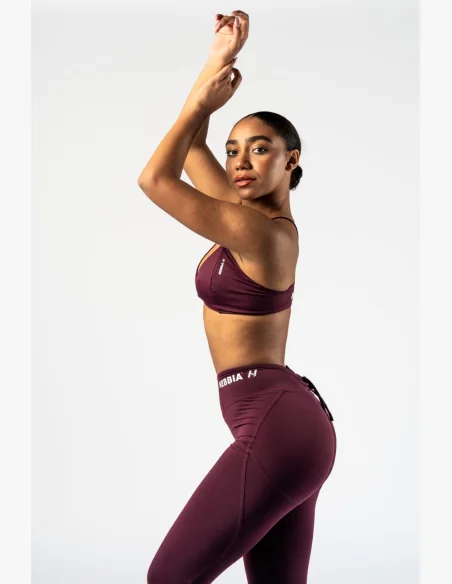 NEBBIA • NEBBIA Reggiseno sportivo con supporto medio TWIST-KNOT bordeaux • Nebshop.cz