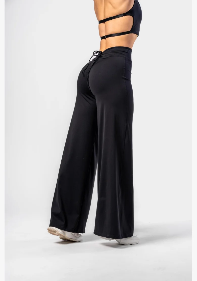 NEBBIA • NEBBIA Deni x NEBBIA Flared pantaloni con vita alta • Nebshop.cz