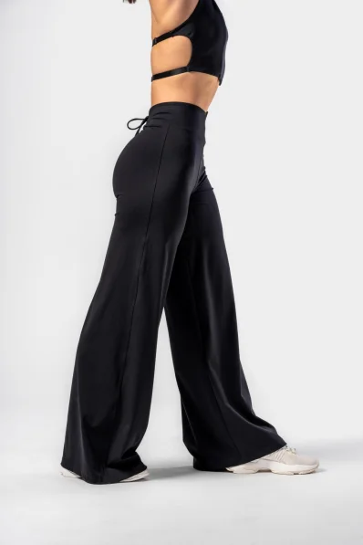 NEBBIA • NEBBIA Deni x NEBBIA Flared pantaloni con vita alta • Nebshop.cz 2