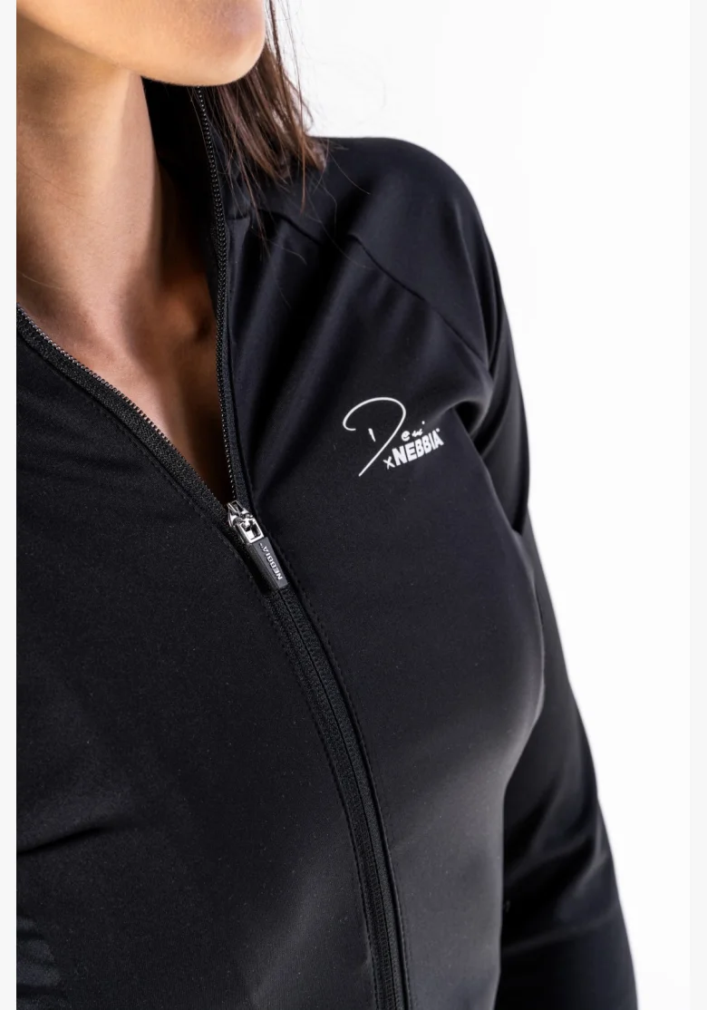 NEBBIA • NEBBIA Deni x NEBBIA Fitness tracktop con zip • Nebshop.cz