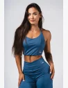 Maglietta crop stylish da donna con schiena scoperta, che sottolinea la tua femminilità e, combinata con leggings a zampa, crea un outfit dal vero carattere.