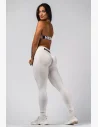 Scopri i leggings Flow Seamless – taglio senza cuciture, effetto push-up extra e comfort che ti permette di affrontare anche il workout più difficile.