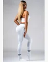 Leggings premium per donne Royal White con un taglio perfetto, che modella la figura, fornisce supporto e si distingue per i lussuosi dettagli in verde e oro.